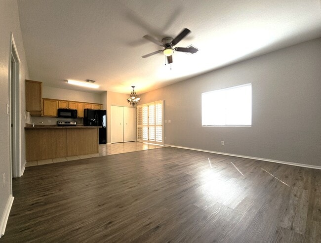 Photo - 2300 E Magma Rd