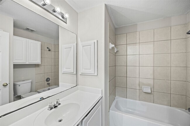 Photo - 20007 Goldlake Dr