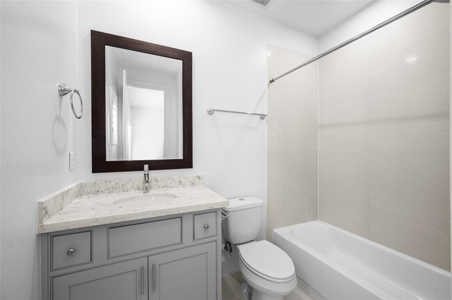 Photo - 4045 Leeland St