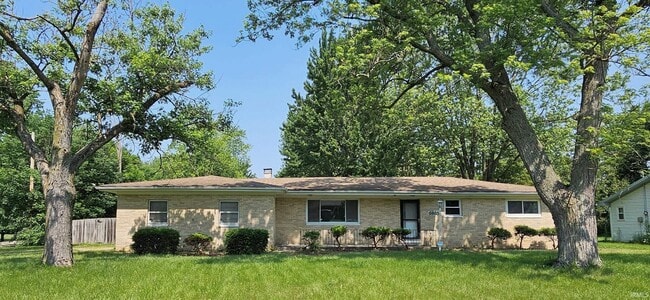 Photo - 6905 Bradford Dr House