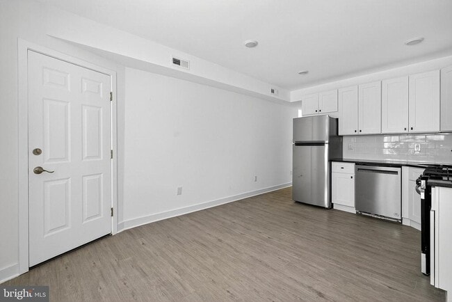 Photo - 1650 W Cheltenham Ave