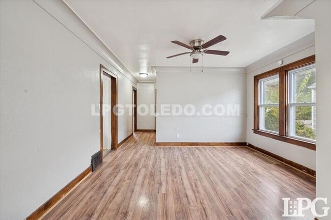 Photo - 2224 W Sylvania Ave