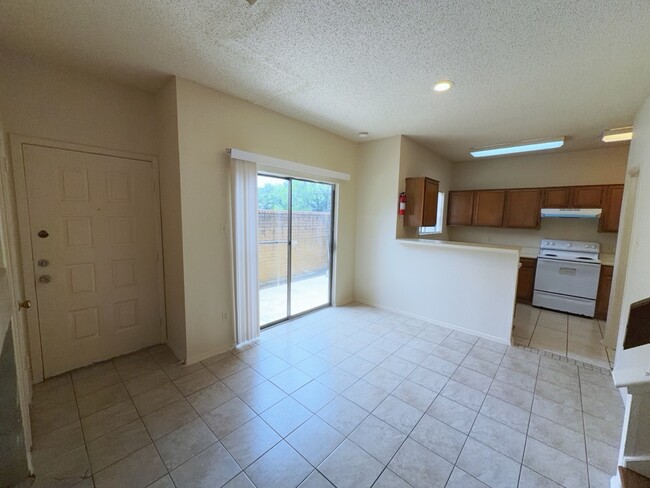 Building Photo - 7900 Bissonnet St Unit D1