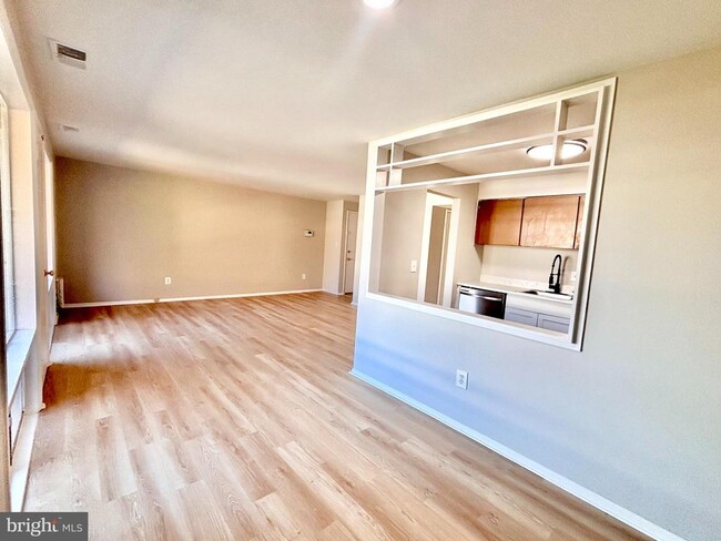 Building Photo - 546 Wilson Bridge Dr Unit 6747 C-1