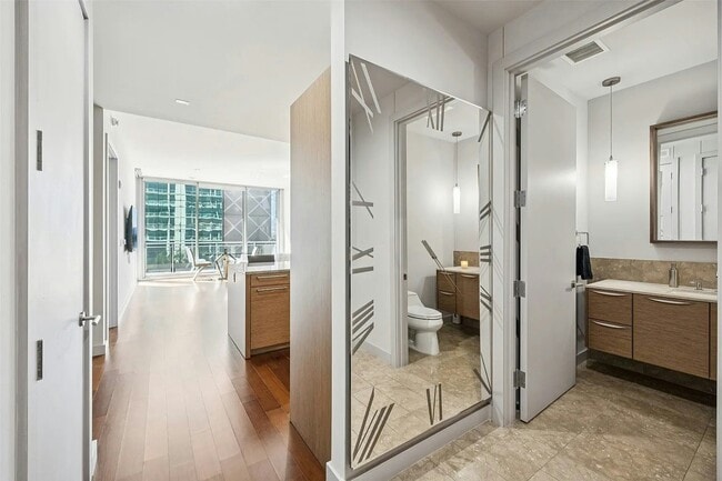 Photo - 2900 McKinnon St Unit 303