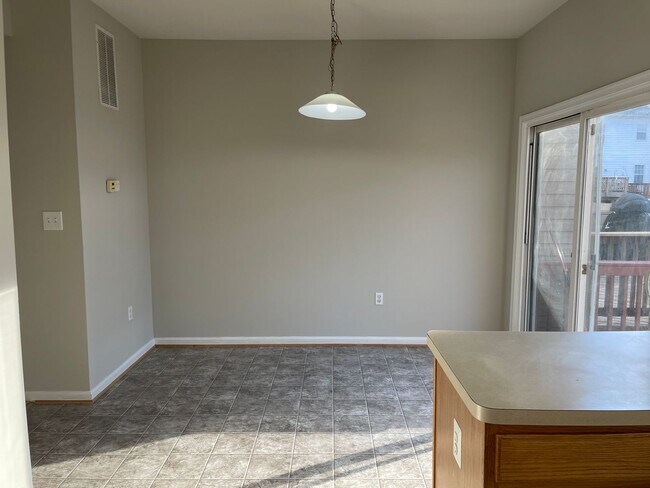 Photo - UPDATED TOWNHOUSE IN FREDERICKSBURG - CLOS...