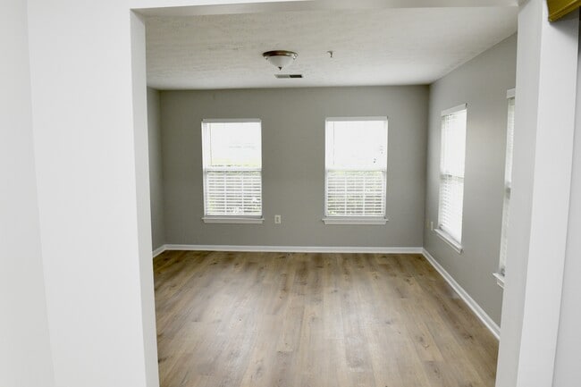 Photo - 8911 Town Center Cir