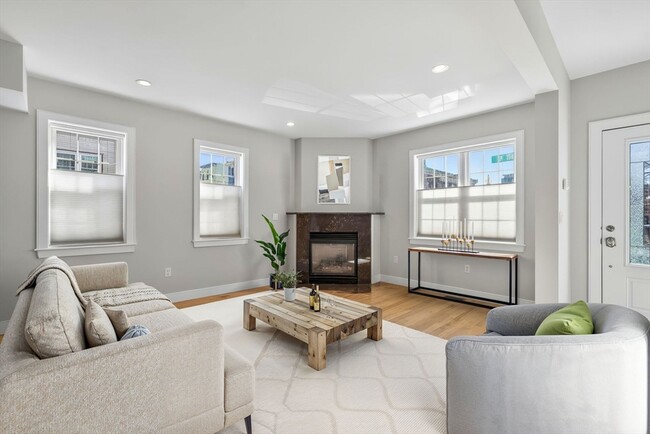 Photo - 170 W 3rd St Unit 1