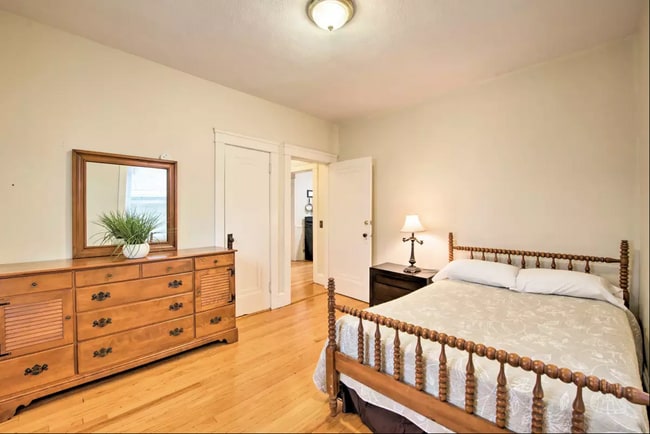 34 Pembroke Ave Unit 34