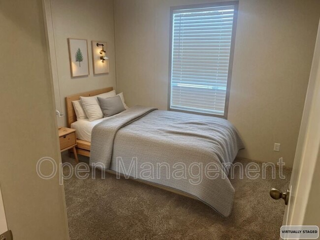 Photo - 41- 3512 Kelly St