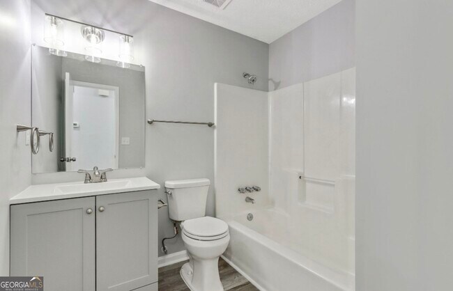 Photo - 8730 Parliament Pl