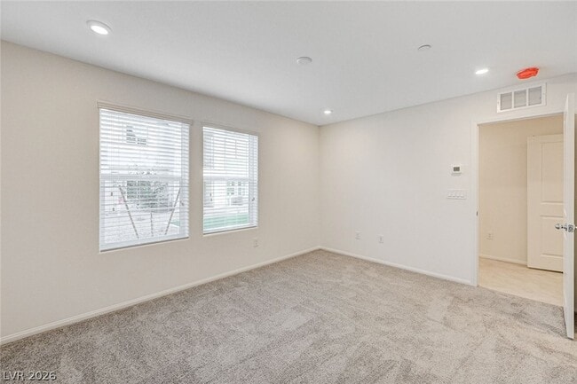 Photo - 5740 CRENELLATED St