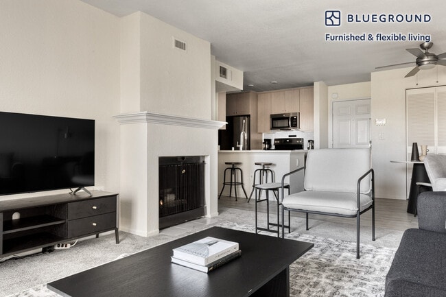 Photo - 3662 Barham Blvd Unidad FL3-ID585