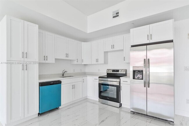 Photo - 1350 NW 8th Ct Unit B-5