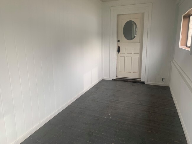 Photo - 287 5th St NE