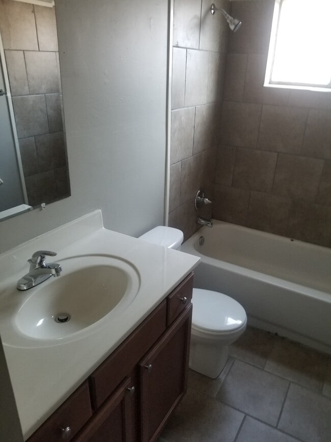 Photo - 1335-1337 Halcomb ln- Frayser Duplex