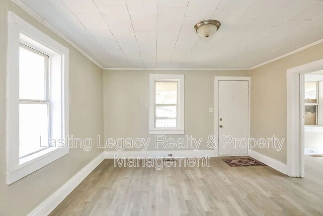 Photo - 438 24th St NW