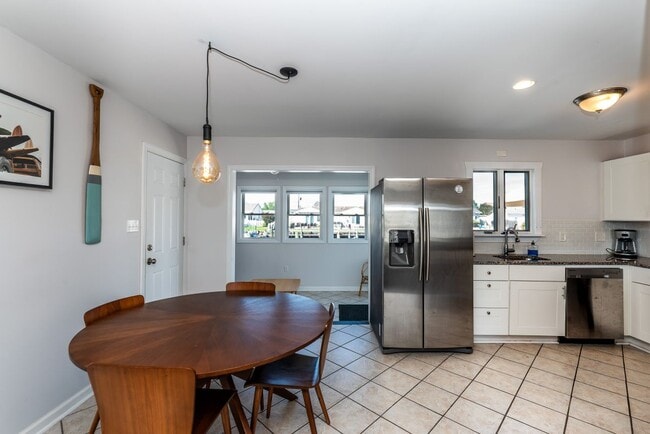 1201 Penguin Ct