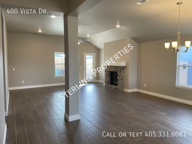 Photo - 400 Vista Dr