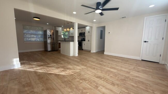 Photo - 5813 Tampico Rd