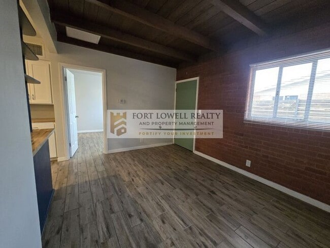 Photo - 1010 N Jones Blvd