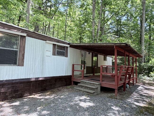 Building Photo - Affordable 3BR Home in Peaceful Hicks Lake Community