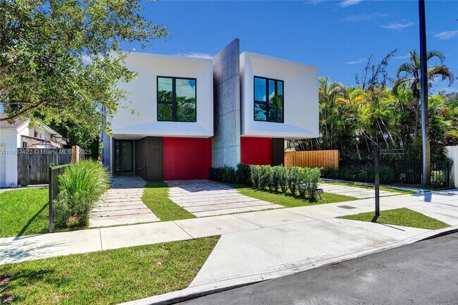 Photo - 3645 SW 1st Ave