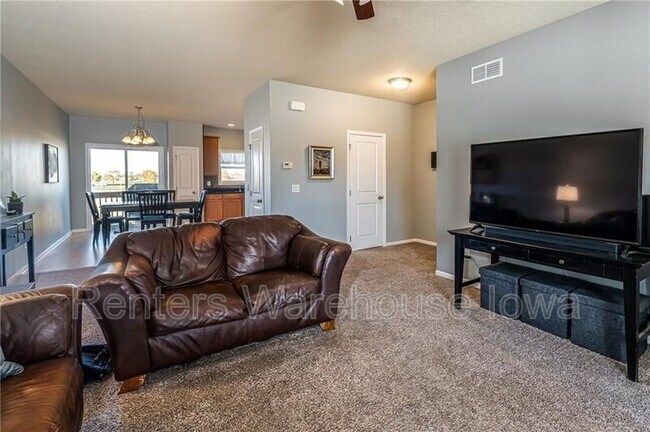 Photo - 205 SE Booth Ave