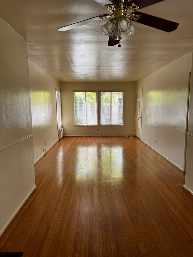 Building Photo - 309 Birmingham Rd Unit 309