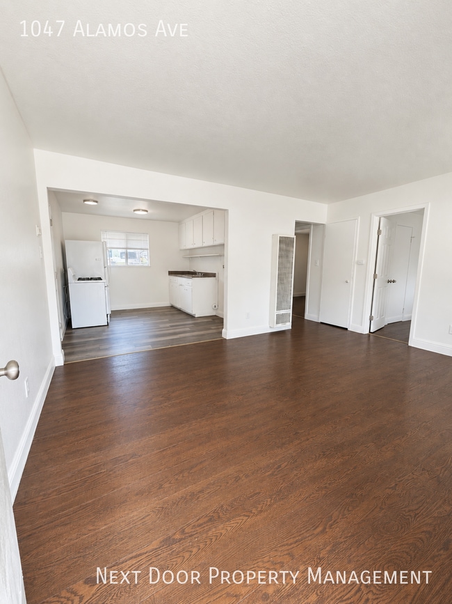 1047 Alamos Ave