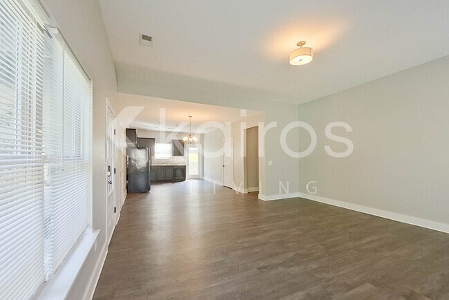 Photo - 111 Bates Ln