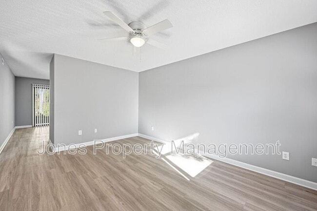 Photo - 905 Chimneys Ln Unidad Apartment 101