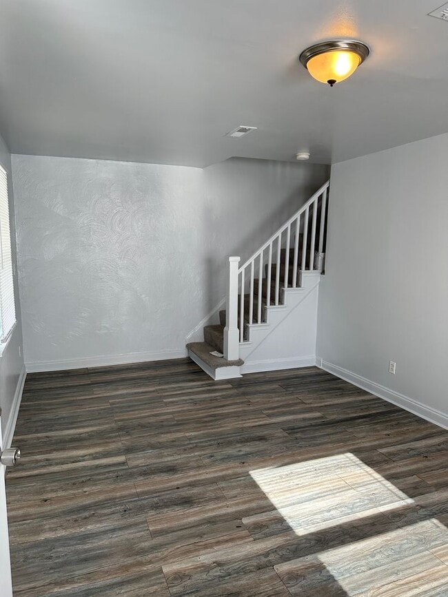 Photo - Spacious Duplex!