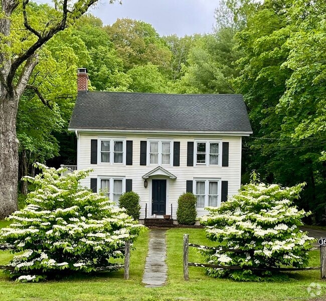 Building Photo - 16 Under Mountain Rd Rental