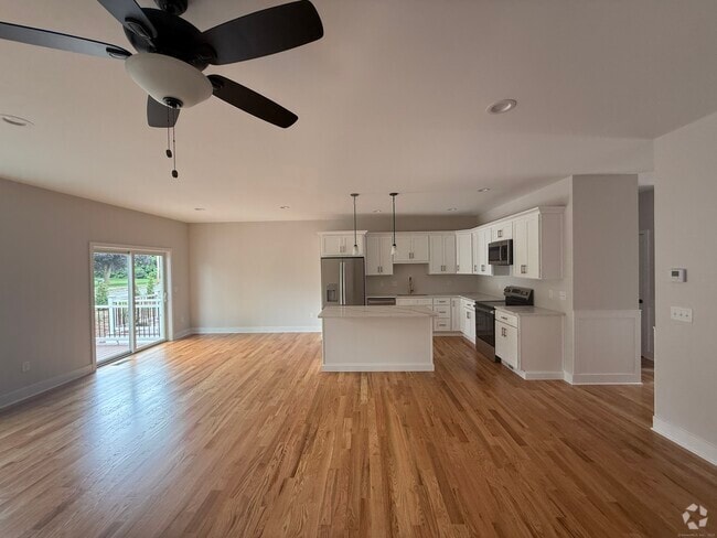 Building Photo - 7 Chatsworth Ct Unit 7 Rental