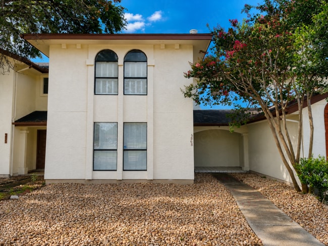 Building Photo - Beautifully Renovated 3 Bedroom Home in Royal Ridge