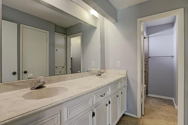 Photo - 15427 Swan Creek Dr