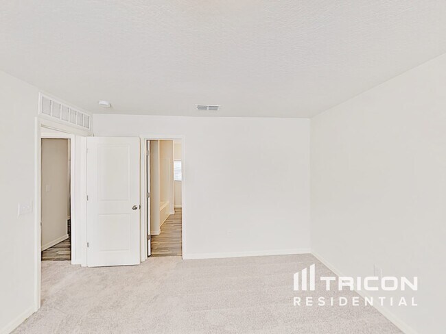 Photo - 2425 Lake Forest Ave