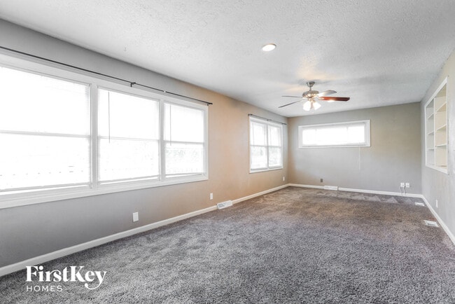 Photo - 1302 SW Peggy Cir