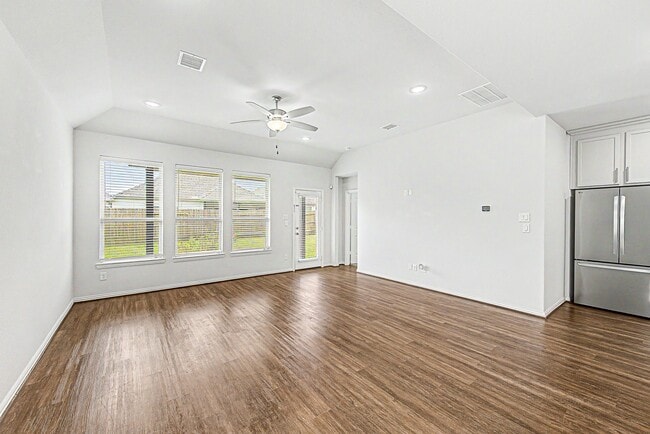 Photo - 209 Cambria Green Ln