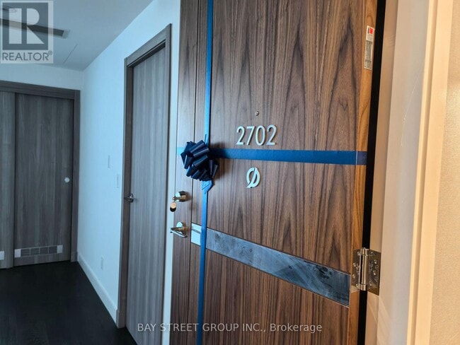 Photo - 27 McMahon Dr Unit 2702