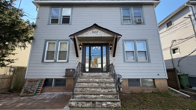 Building Photo - 202 S Stiles St Unit 2L