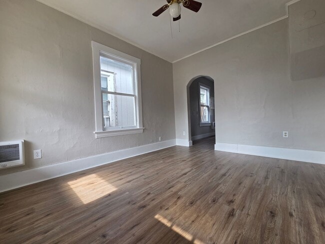 Photo - 1618 W Spofford Ave