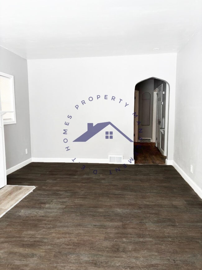 Photo - 9622 Rutland St