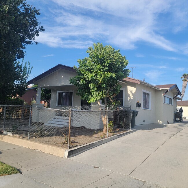 Photo - 3416 Granada Ave Unidad Front House