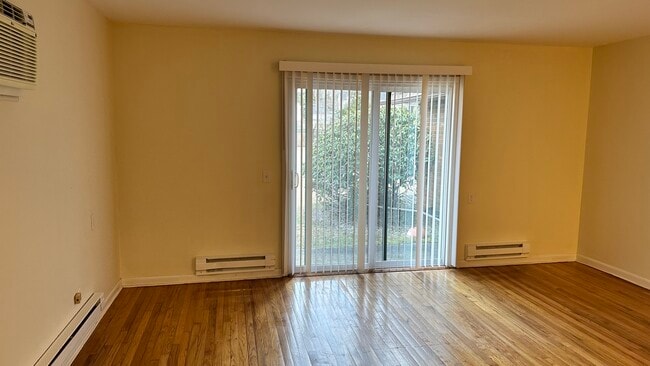 Photo - Poplar Village