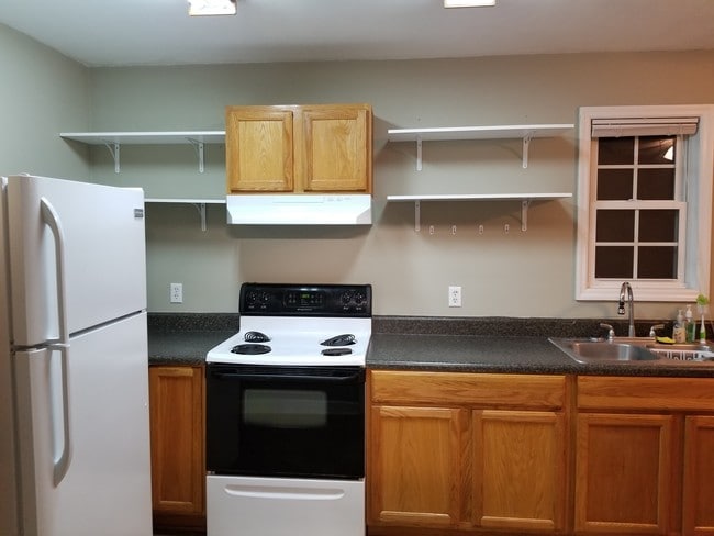 Building Photo - 2880 Edenvale Rd Unit Efficiency Apartment