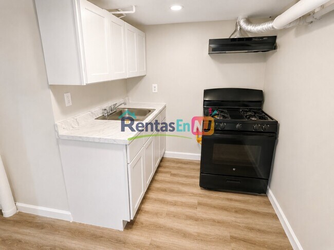 Photo - 93 W Allen St Unit B