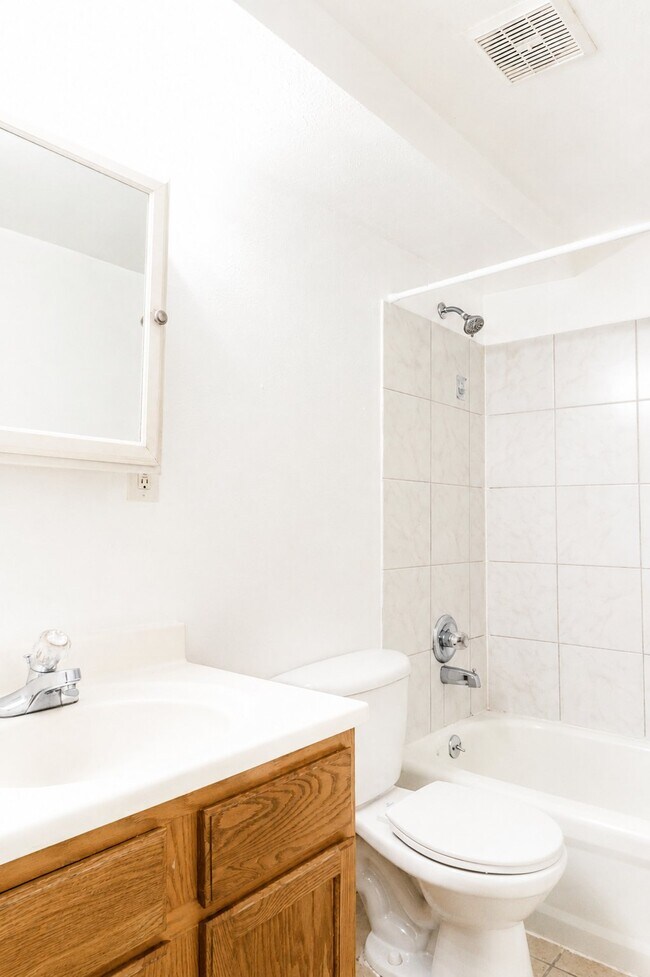 Photo - 1375 Everett Ct Unit 105