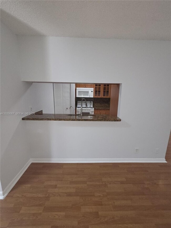 Photo - 8886 SW 3rd St Unidad 204